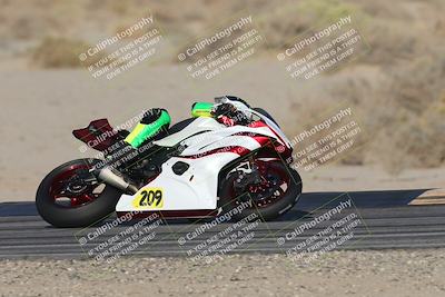 media/Nov-02-2025-CVMA (Sun) [[337aff29ab]]/Race 17-Amateur Supersport Middleweight/